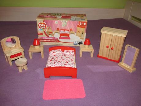 Dřevěný domeček pro panenky se zařízením playtive, 