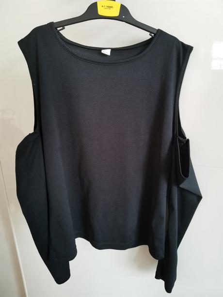 Dámský top tričko s průstřihy vel. 40 / 42, l