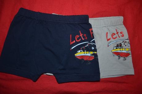 2x  bavlněné boxerky s vrtulníkem,na 4-5 let, 110 / 116