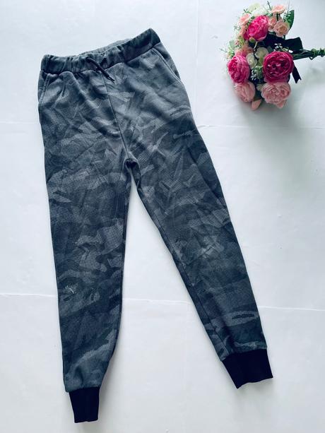 Tepláky - v.10/11 let, 146