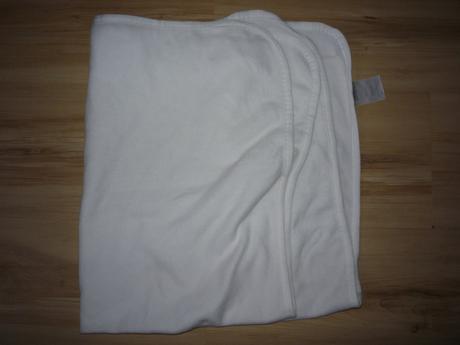 Bílá lehká jemná deka,