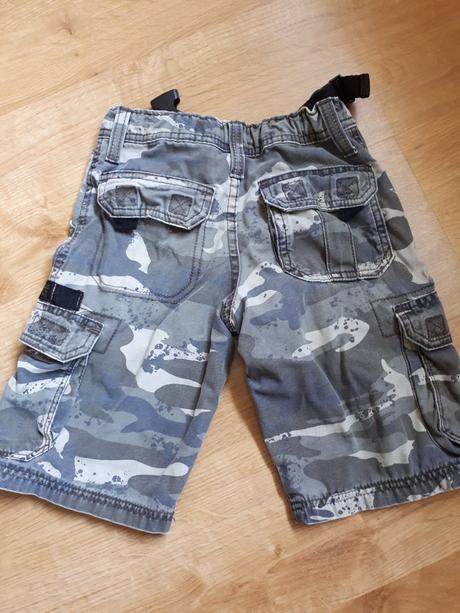 Bezva maskáčové kraťasy šortky, lee,116