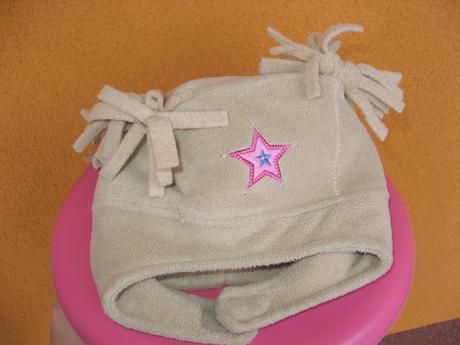 Fleesová čepička se střapci-vel.2-3 -4roky, 104