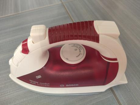 Plastová žehlička, 