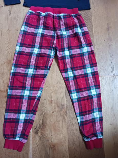 Pyžamko č.146/152, 146