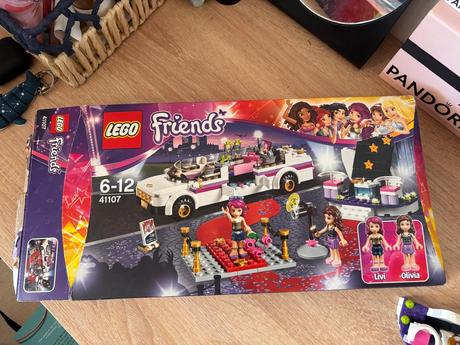 Lego friends 41107 limuzína pro popové hvězdy, 