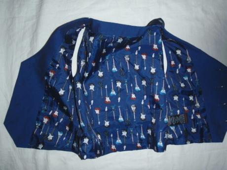 Exkluzivní tmavěmodrá vesta s kytarama, next,80