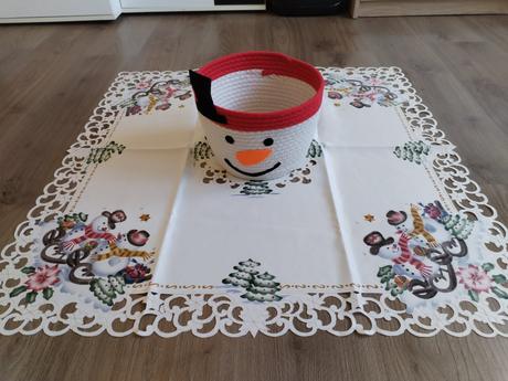 Nový vánoční ubrus s košíkem, 