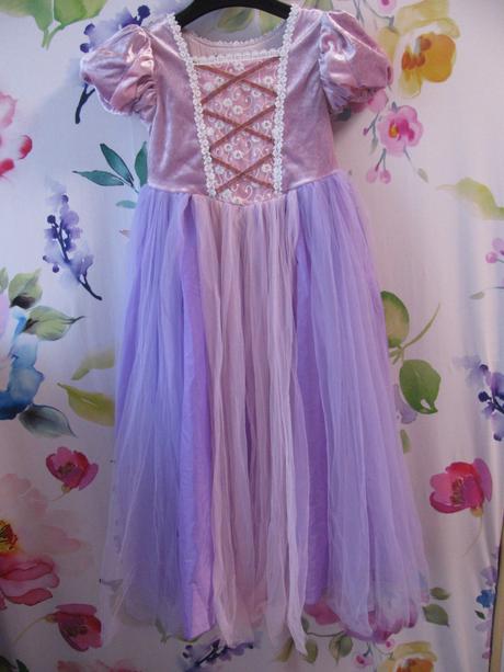 Karneval-krásné dlouhé lila šaty princezna locika, 