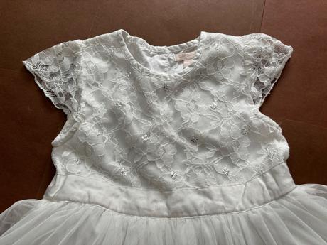 Ob/ šaty krémové družičkové - v.4/5 let, 110