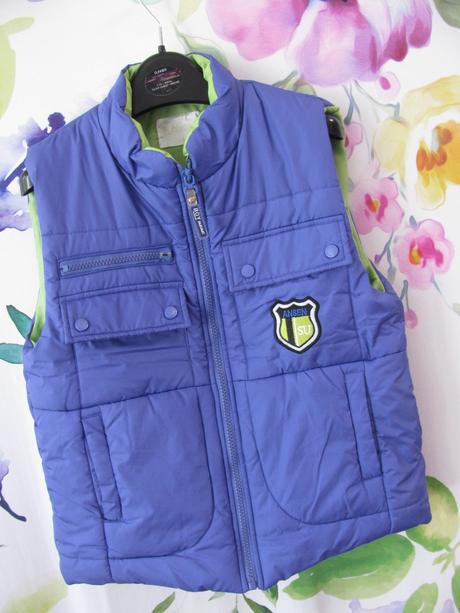 Chlapecká prošívaná fialová vesta, 140