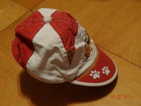 Červená kšiltovka, 50