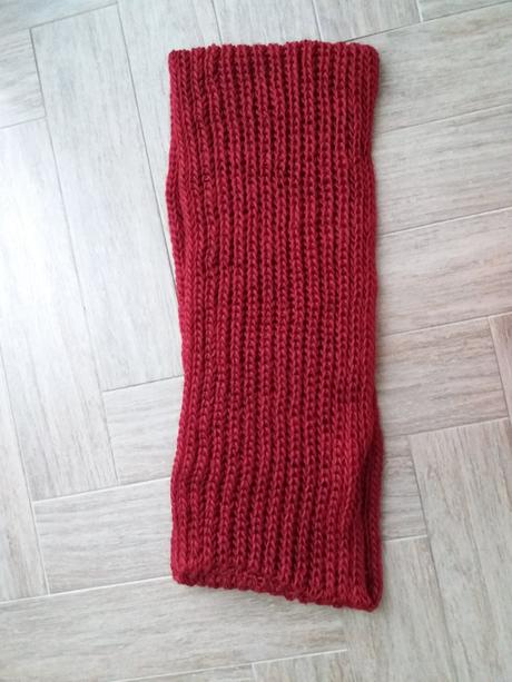 Bordó/vínová kruhová šála, 