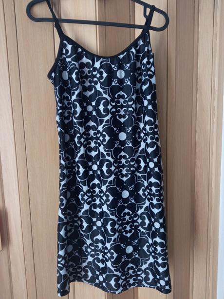 Dámské šaty velikost m, 38