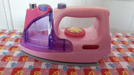 Dětské žehlící prkno se žehličkou,