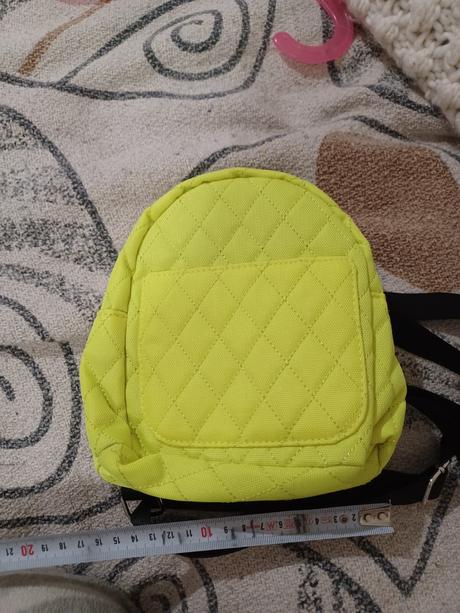 Neon žlutý batoh batůžek, reserved
