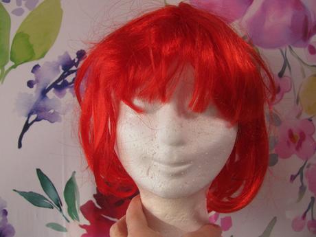 Karnevalová krásná paruka, mikádo,