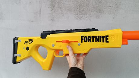Puška nefr fortnite,