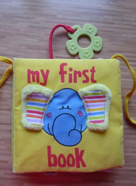 Látková knížka na postýlku pro miminko, 