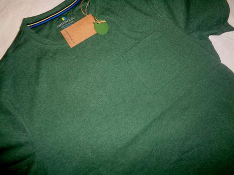 Lahvově zelené tričko s kapsičkou - melír larsson, m / s / xl