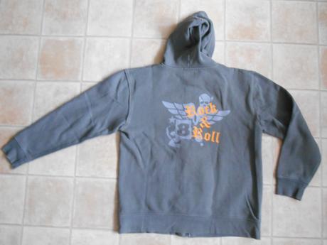 Mikina s kapucou, 158