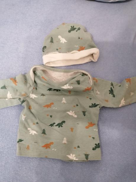 Kojenecké triko s čepičkou (velikost 56), 50