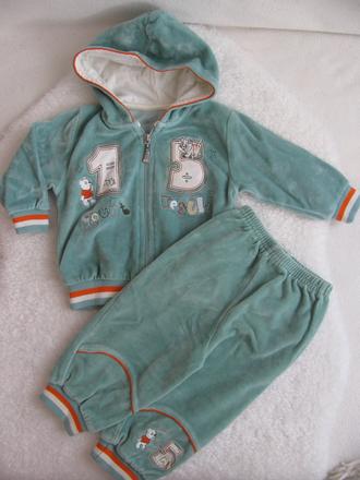 Krásná mátová velurová tepláková souprava s kapucí, 80