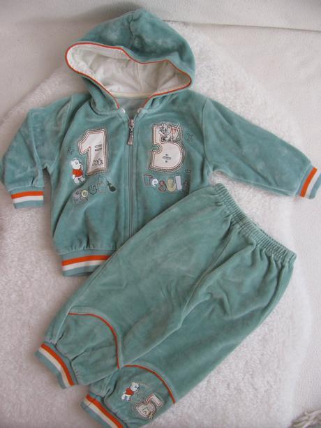 Krásná mátová velurová tepláková souprava s kapucí, 80