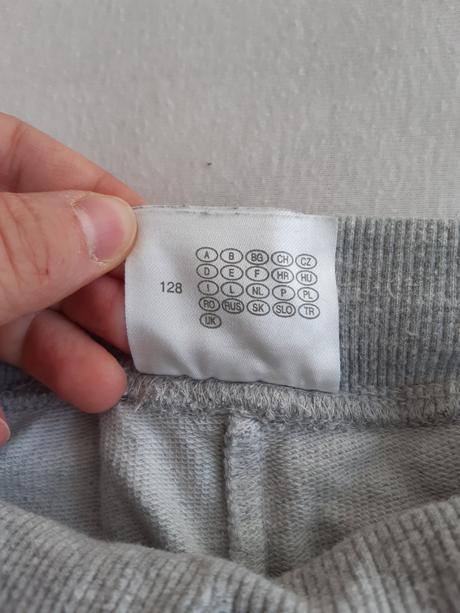 Světle šedé tepláky, c&a,128