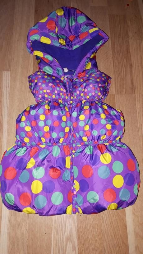 Puntikovana vesta vel. 110, marks & spencer,110