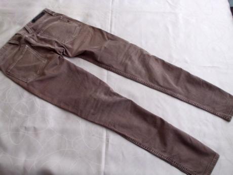 Bledohnedé 28, replay,m