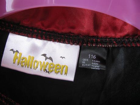 Kostým na haloween, plášť upír, apod.,