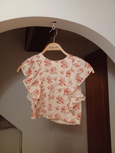 Kytičková halenka s volánky, 140