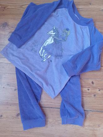 Teplé pyžamo 116/122, 116