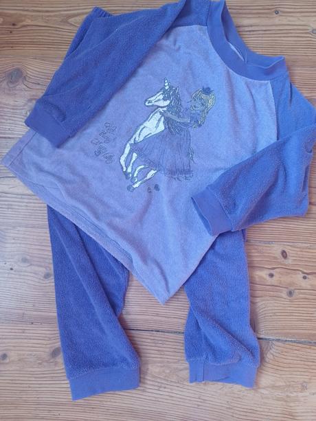 Teplé pyžamo 116/122, 116