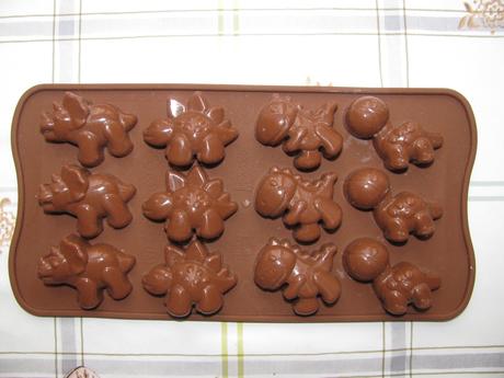 Silikonová forma na pralinky-dinosauři,