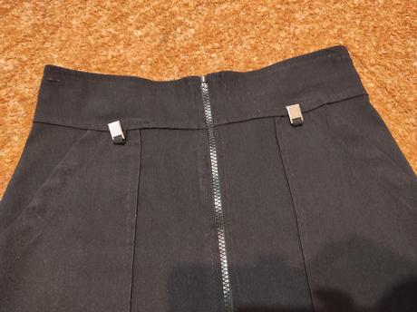 Černá sukně 146, 146