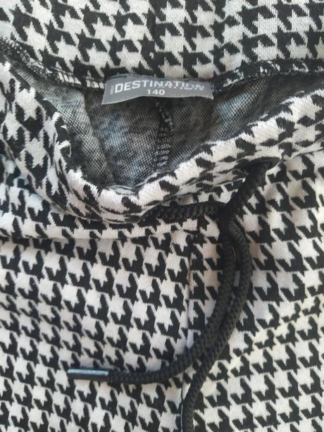 Černobílé pružné legíny, 140