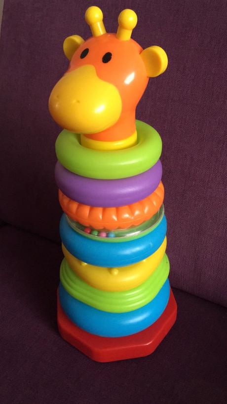 Žirafa - plastové nasazovací kroužky pro batolata,