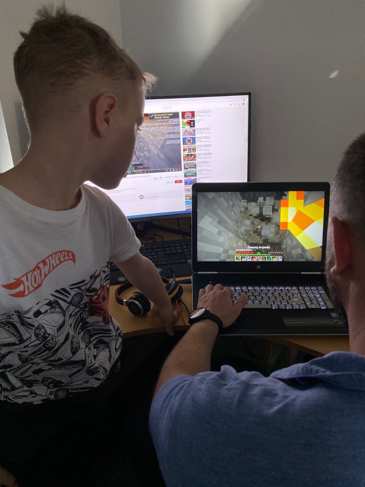 Hrajeme společně. A je to děsně fajn! Takový náš Minecraft svět.