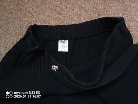 Šortky se sukní zn."little kids" vel."134", 134