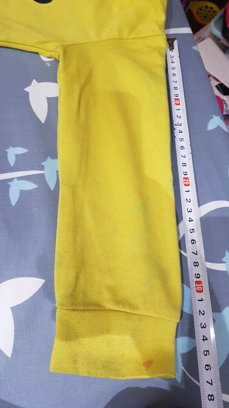 Mikina na donošení, značka neuvedena. velikost 4,5, 98