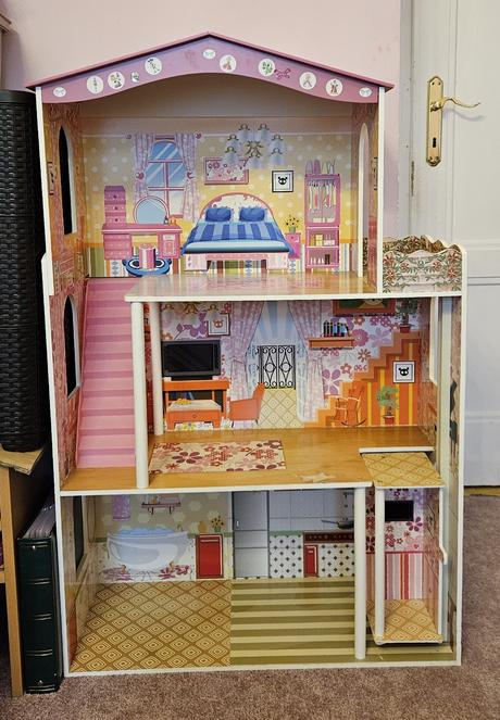 Dřevěný domeček pro panenky s vybavením - v.116cm, 