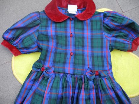 Kárované šaty, 116