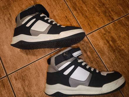 Kotníkové boty, 33