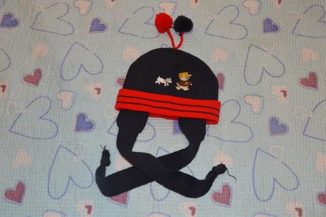 Čepice čepička s výšivkou bambulkami, 86