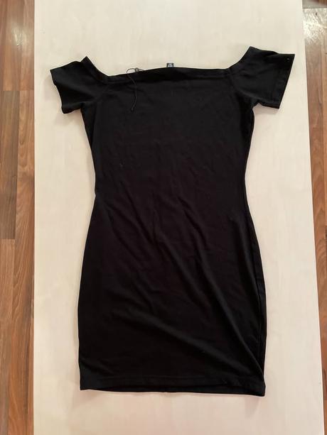 Nové černé šaty s ozdobnými knoflíčky, vel m i mož, m
