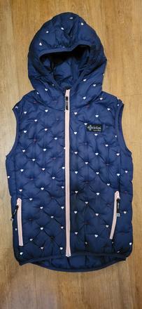 Vesta se srdíčky zn. kilpi vel. 134/140, 134