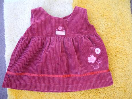 Manšestrové šaty, 68