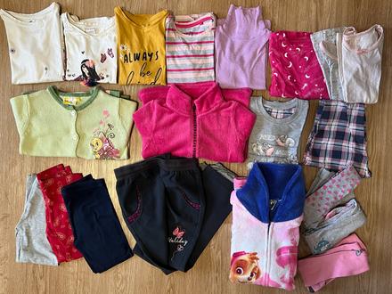 Sada dívčího oblečení - softshell kalhoty aj., 104–116